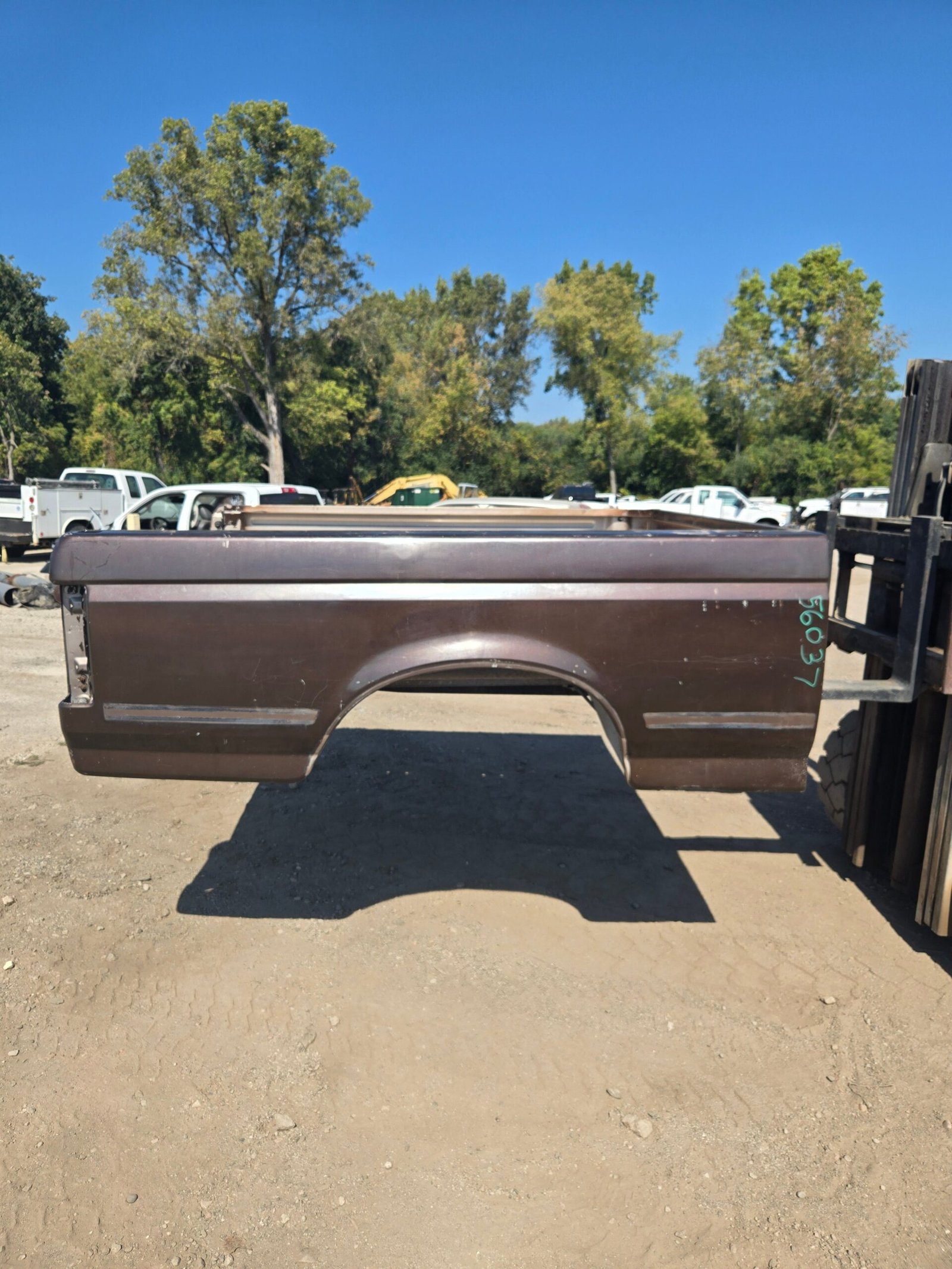 1987-1997 Ford F150 F250 F350 OBS 6′ 9″ Short Truck Bed
